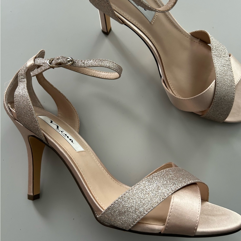Brand new Nina shoes nude sz 9